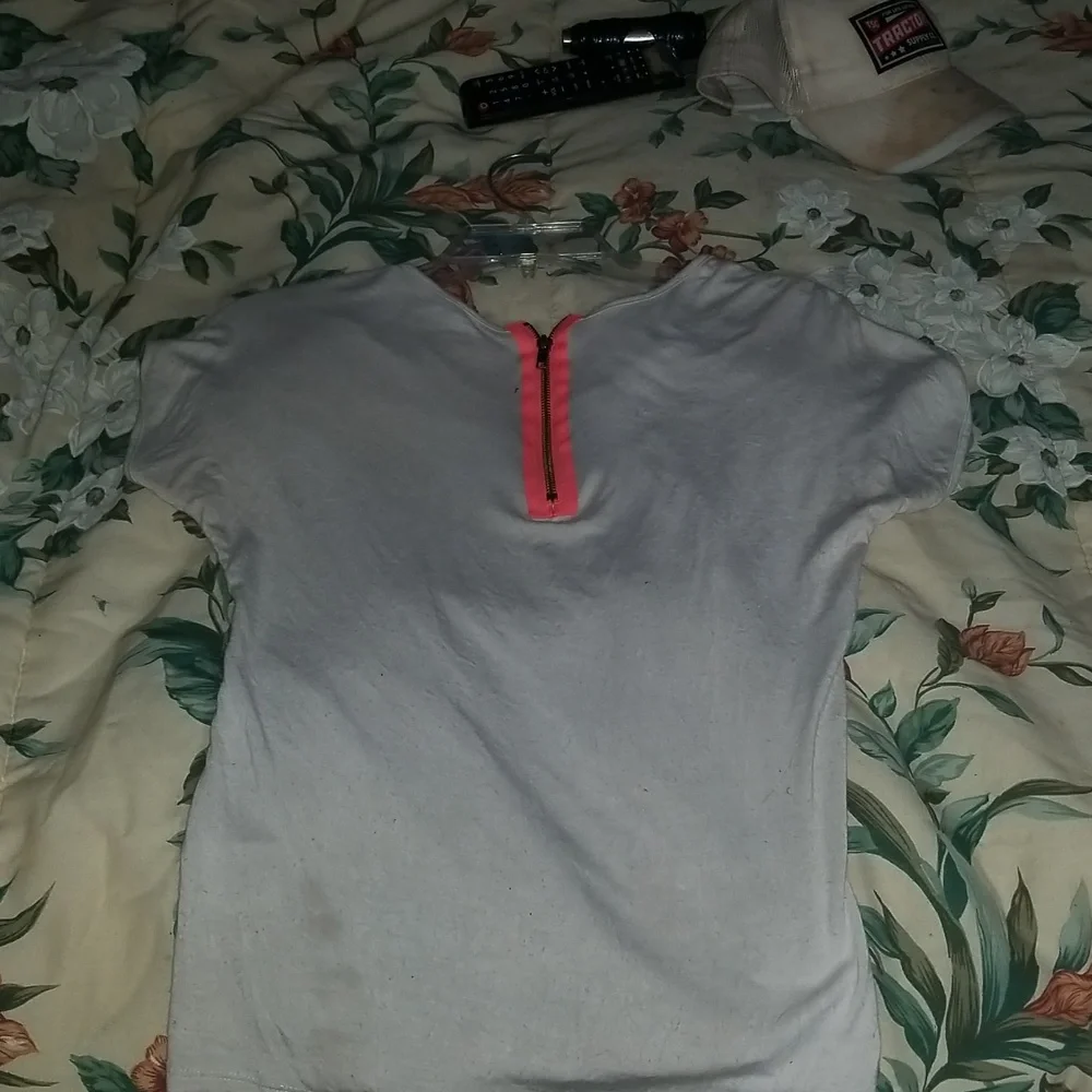 Charlotte Russell shirt small. Lite pinkish Gold sequence - Picture 4 of 4
